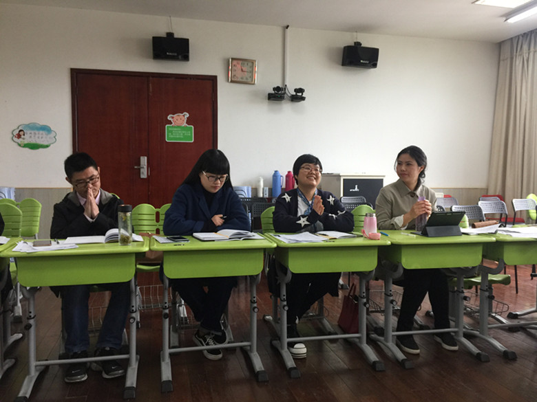 最美四月天，顾丽芳名师工作室举行课堂教学实践研讨活动