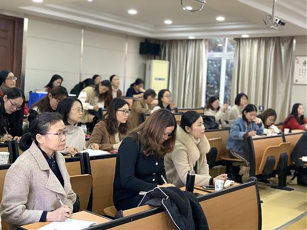 品历史人物故事，悟语文教学策略 ——记沈春媚名师工作室主题研讨活动