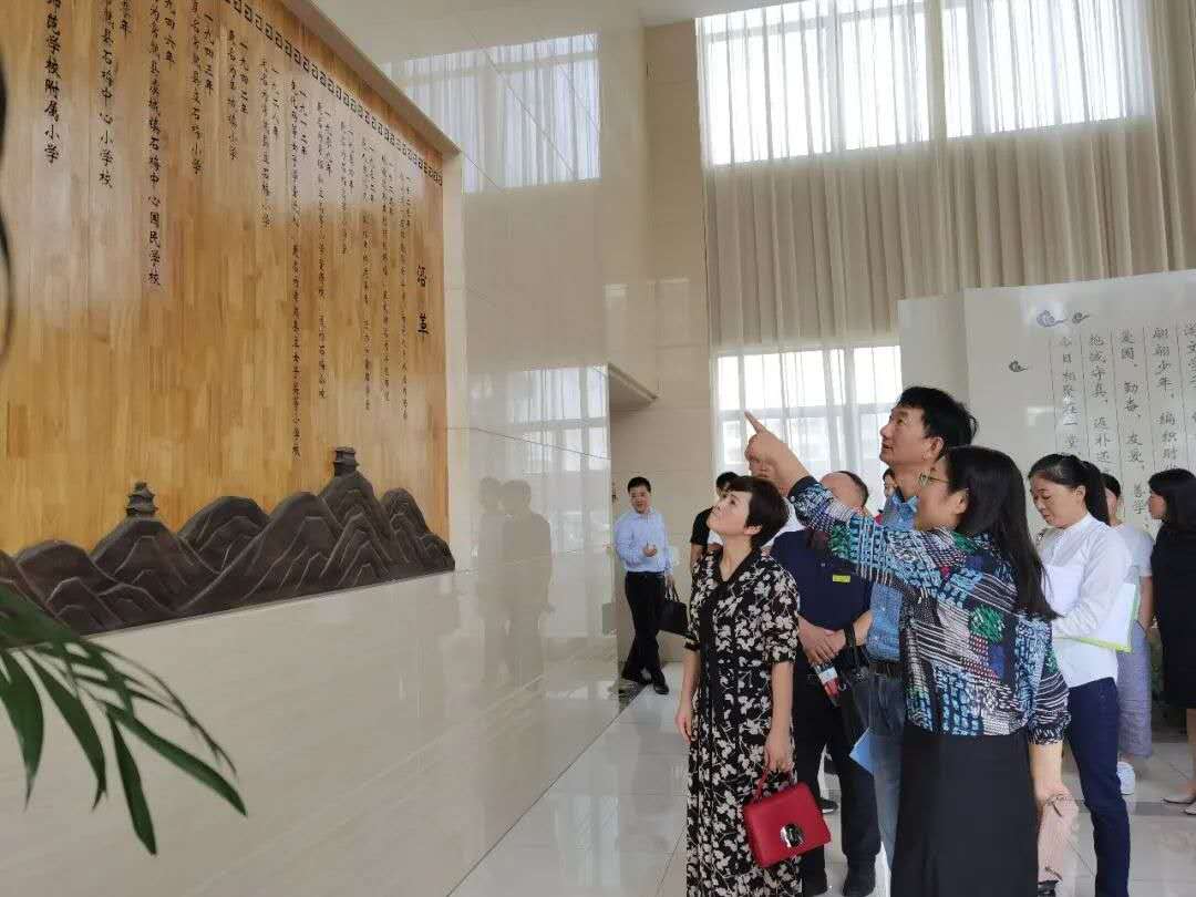 结缘虞山下 共话教育情——记“高丽名师工作室”九月交流研讨活动