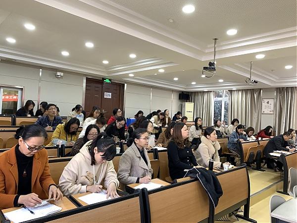 品历史人物故事，悟语文教学策略 ——记沈春媚名师工作室主题研讨活动