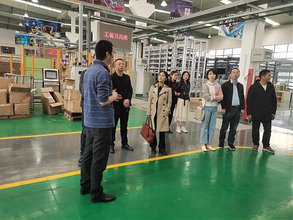学习同行专业建设经验 拓宽教学管理水平 ——工作室前往无锡学习交流