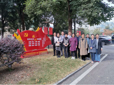 名师示范展风采  抱团共进促提升 ——记常熟市政治名师工作室10月研修活动