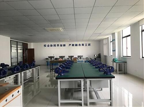 校企开启协同开发项目化机械专业课程 ——记工作室成员下企业调研活动