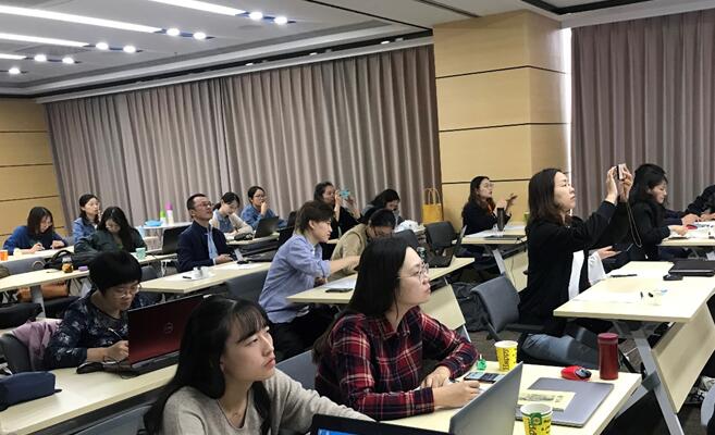 提升信息化技术能力培养高水平教师队伍